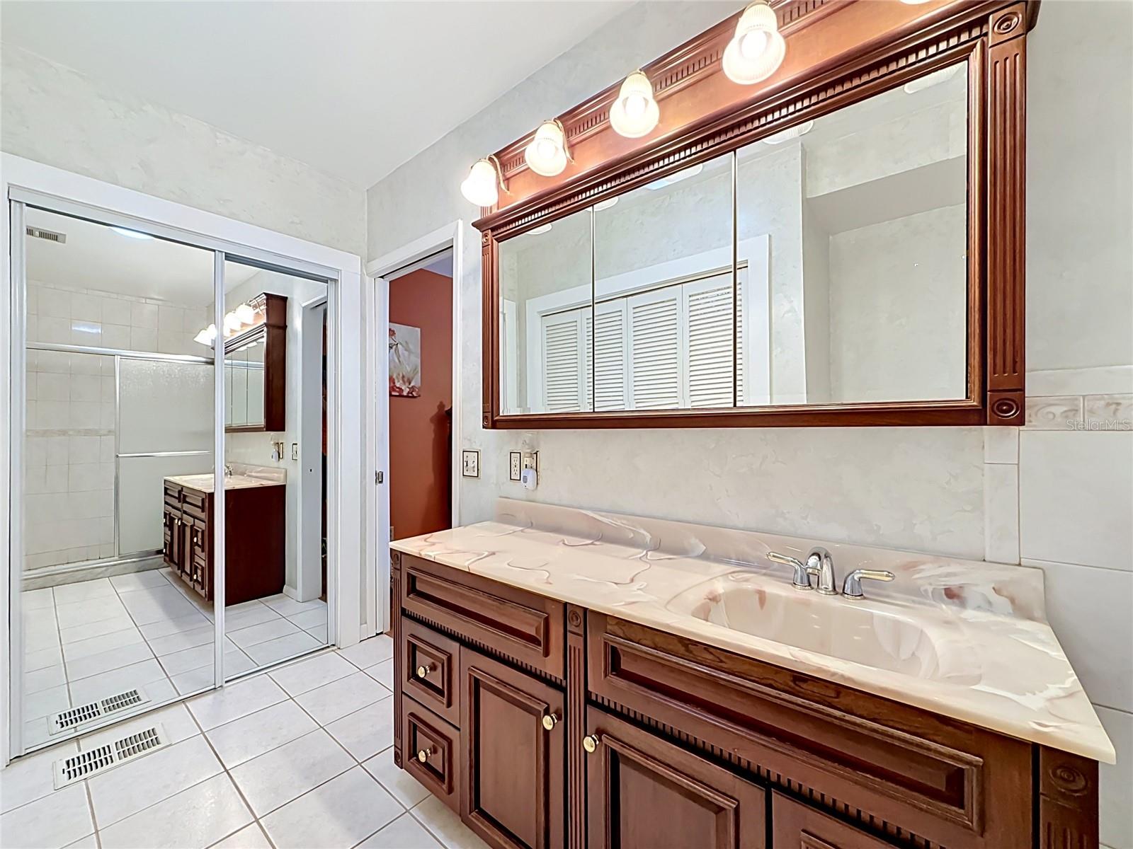 Primary En Suite