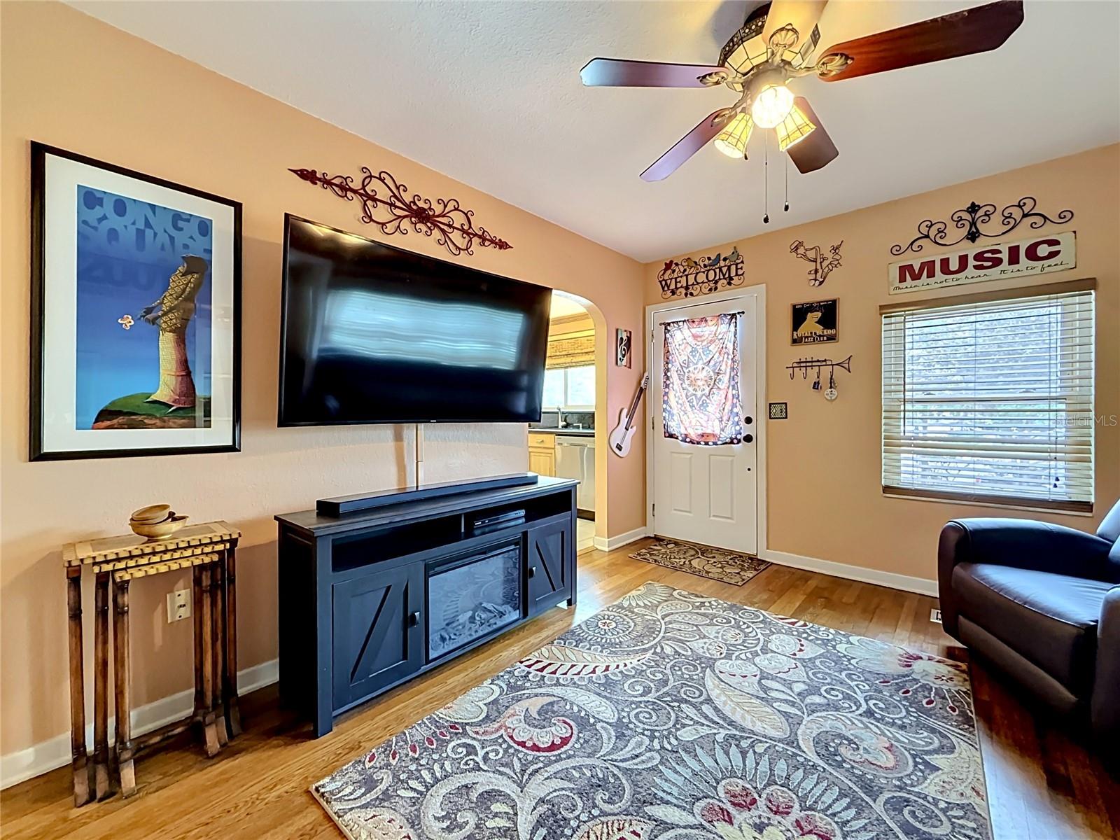 Living Room - Kitchen