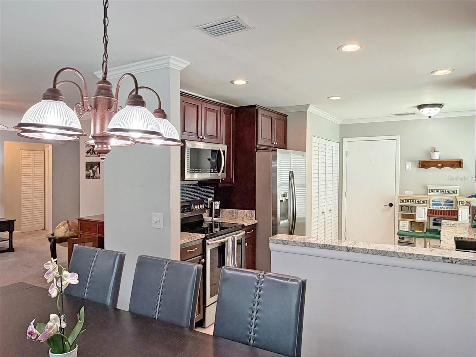 Dining Room/Kitchen