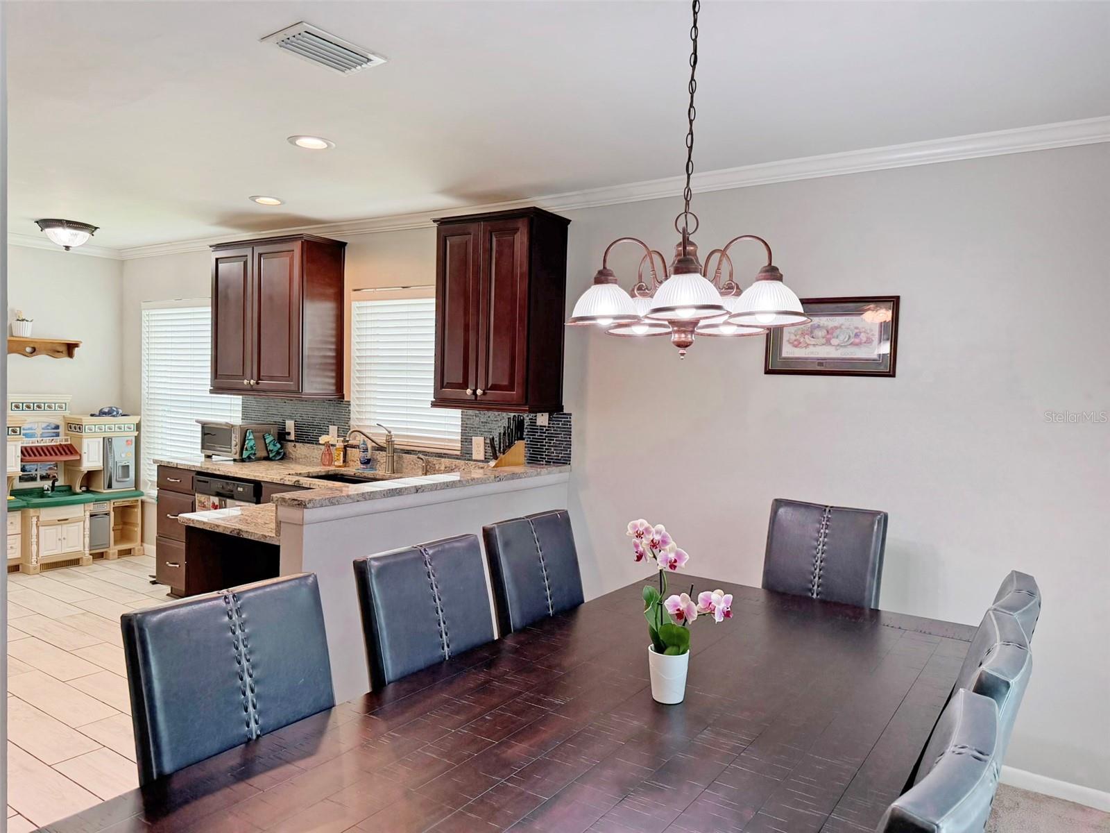 Enough Room For a Full Dining Table