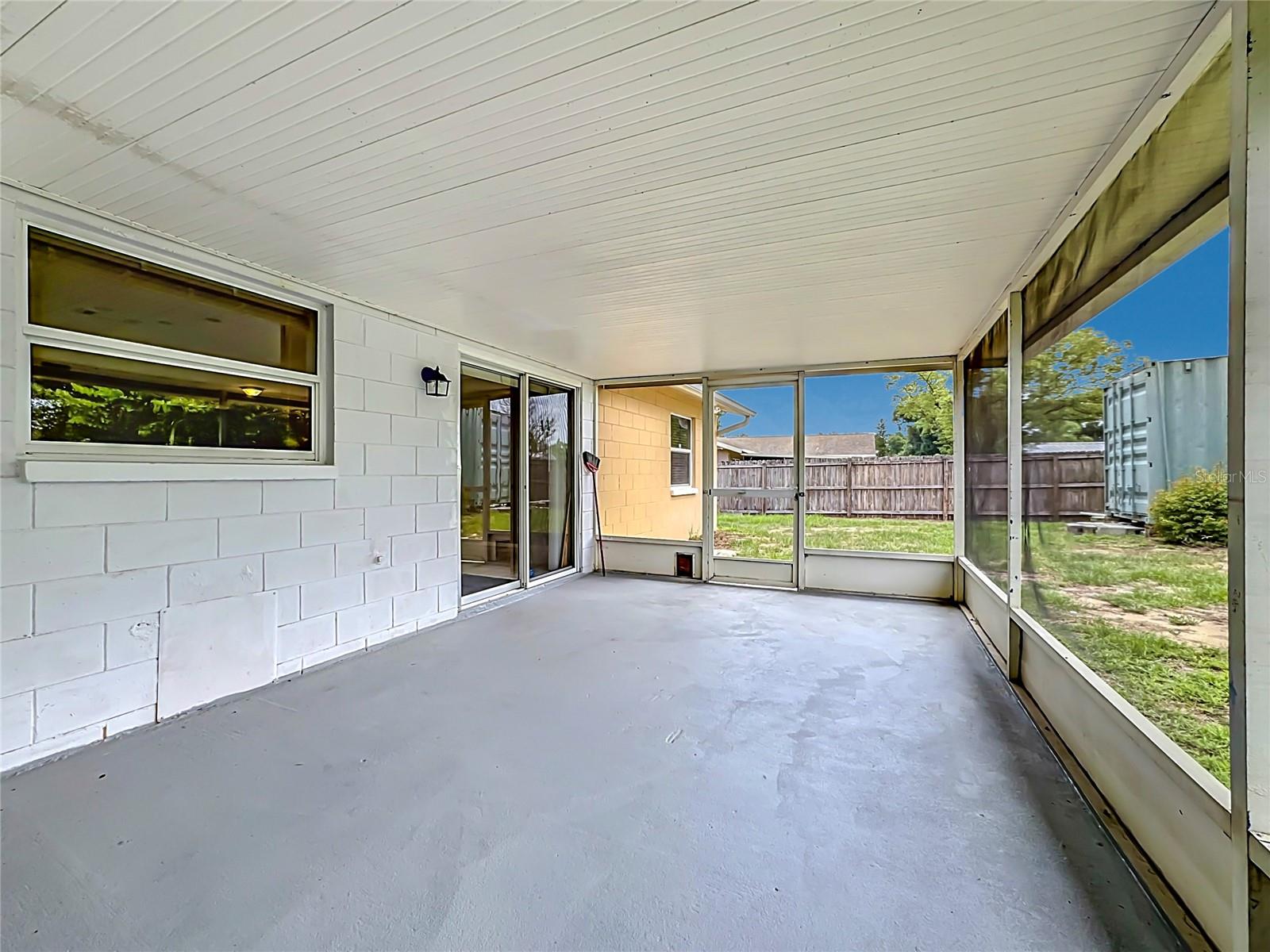 Rear Screened Lanai (View One)