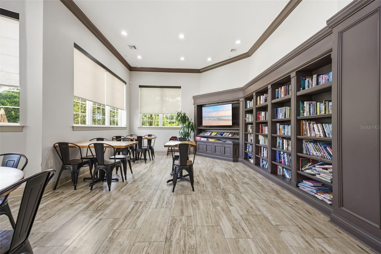 clubhouse cafe/library