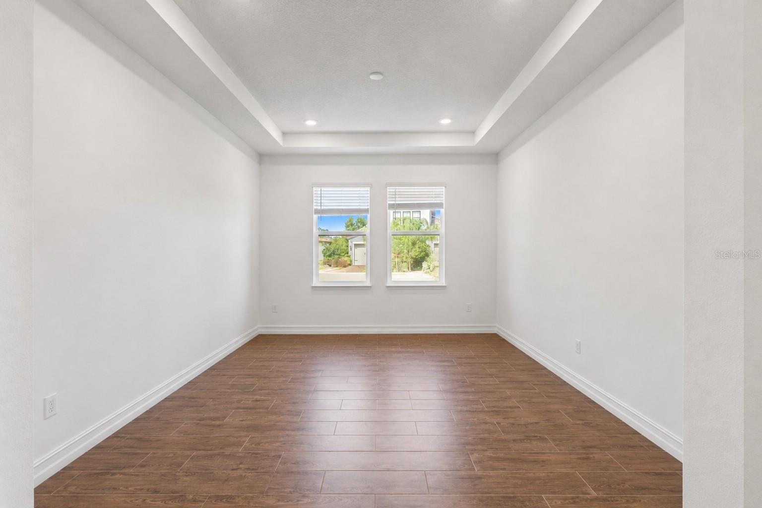 Large Flex RoomVirtually Cleared