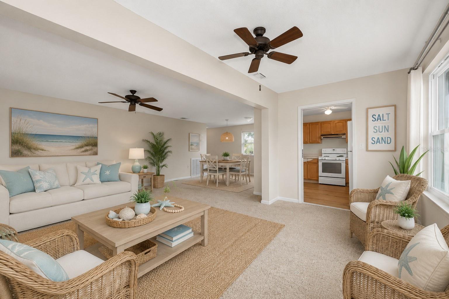 Florida/Living room - virtual staged