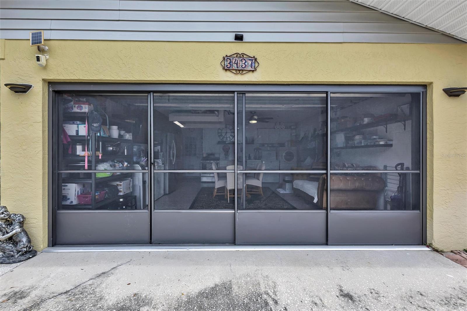 Screened 2-car garage
