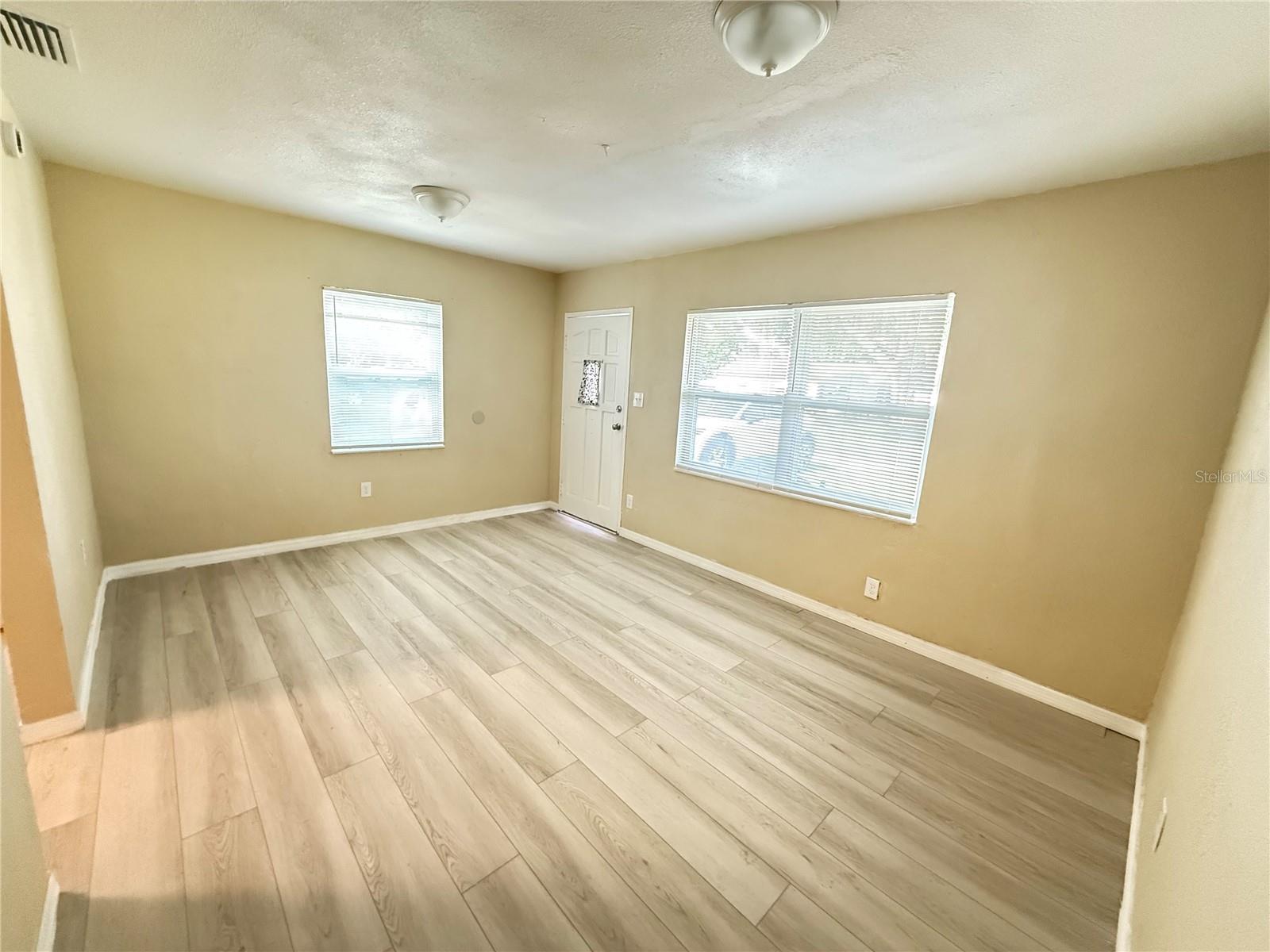 Living /Dining area