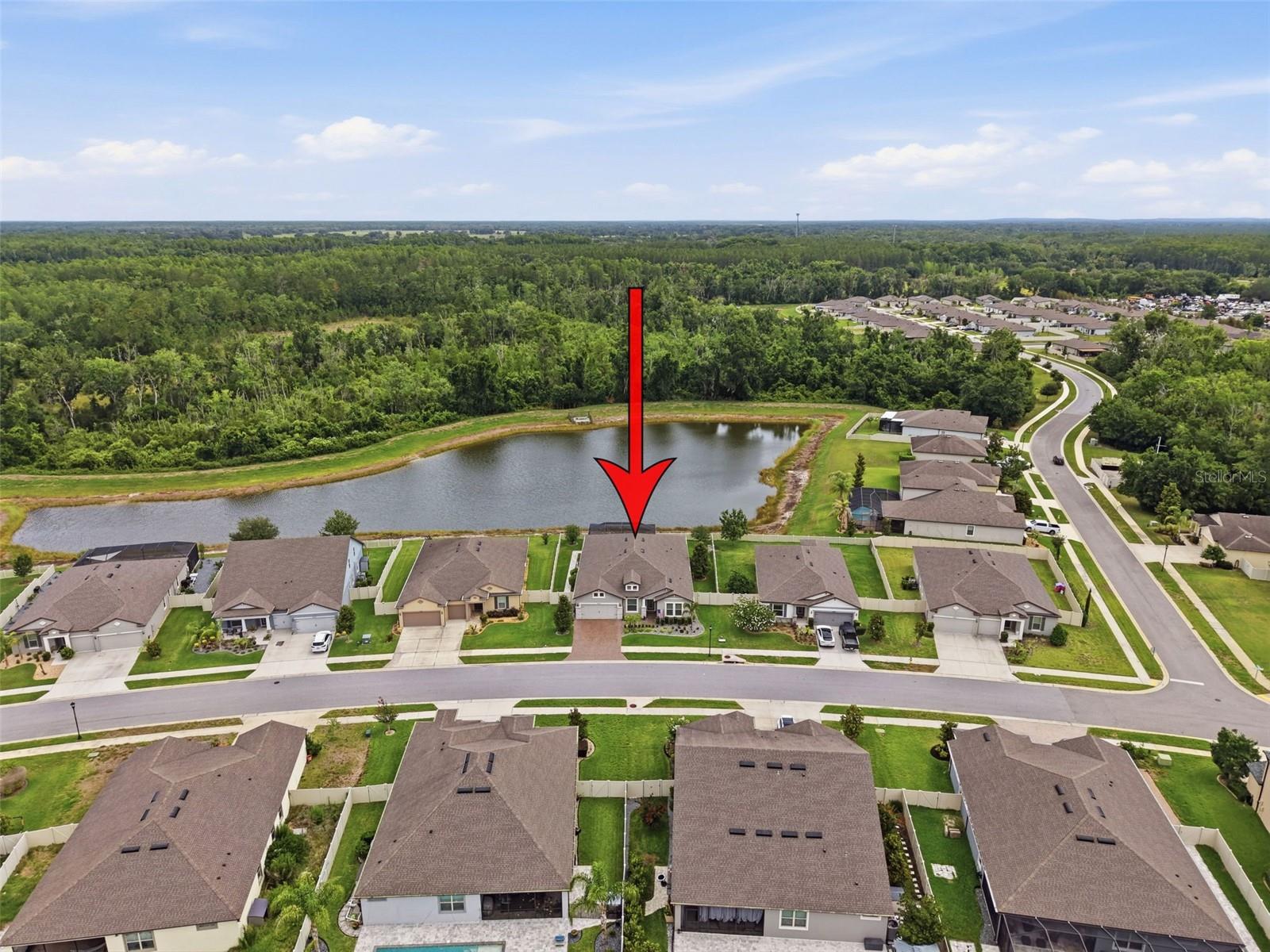 Aerial view and location of the property