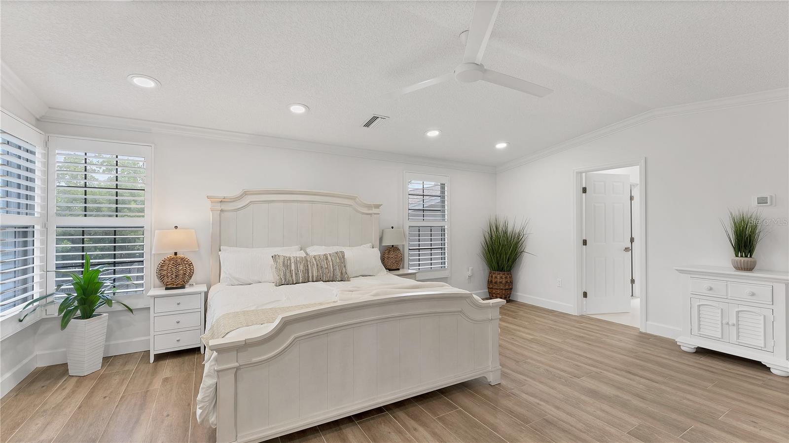 Primary suite(previously staged)
