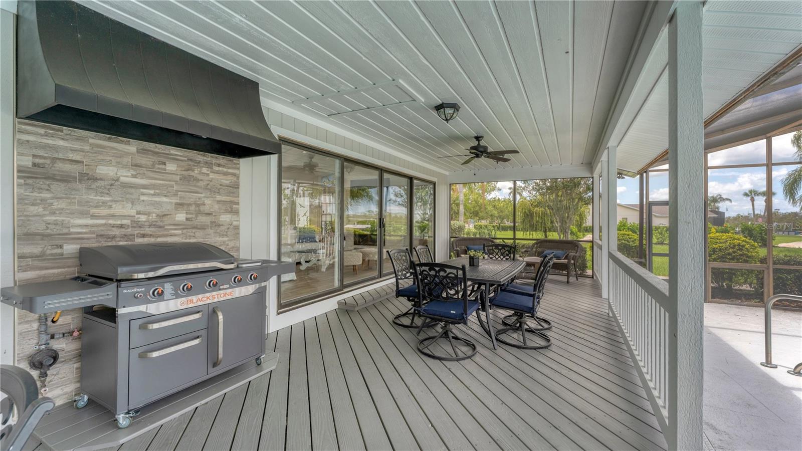 Outdoor kitchen (previously staged)