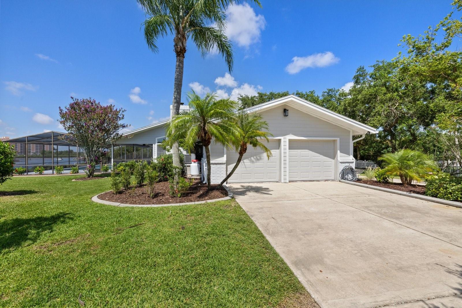 Detached 2 car garage