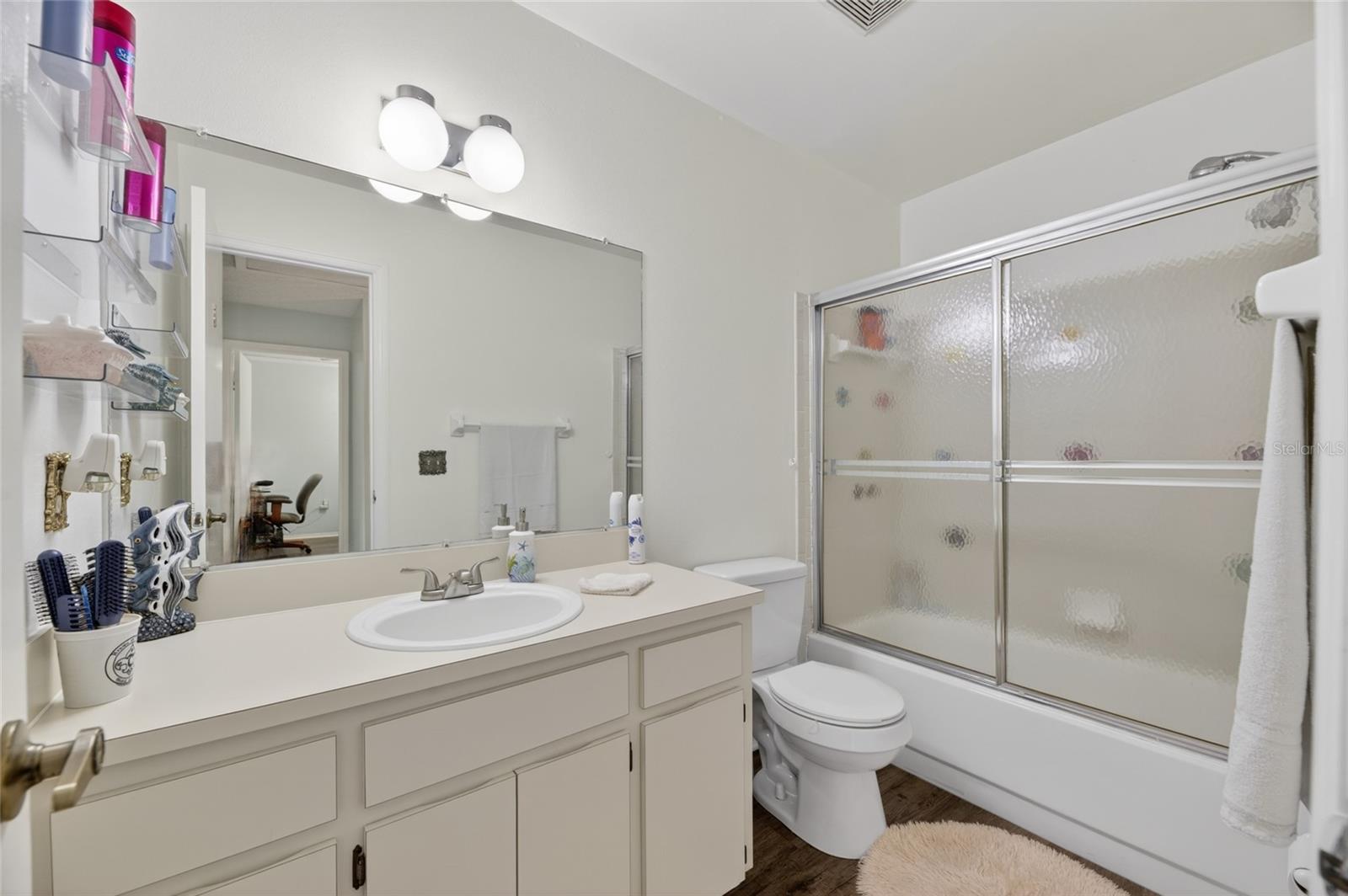 Hall bathroom - servicing secondary bedrooms 2nd floor