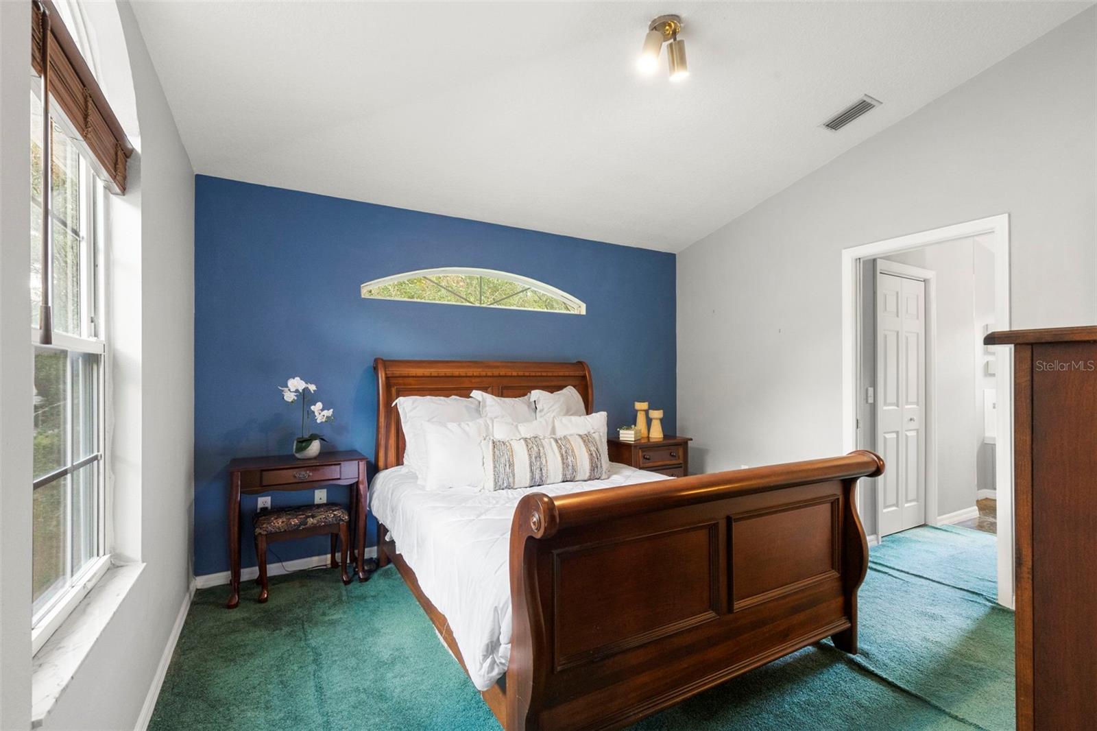Upstairs primary bedroom