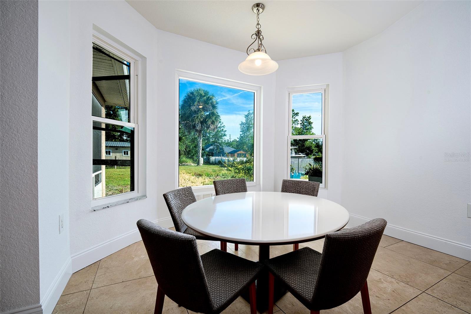Dinette virtually staged