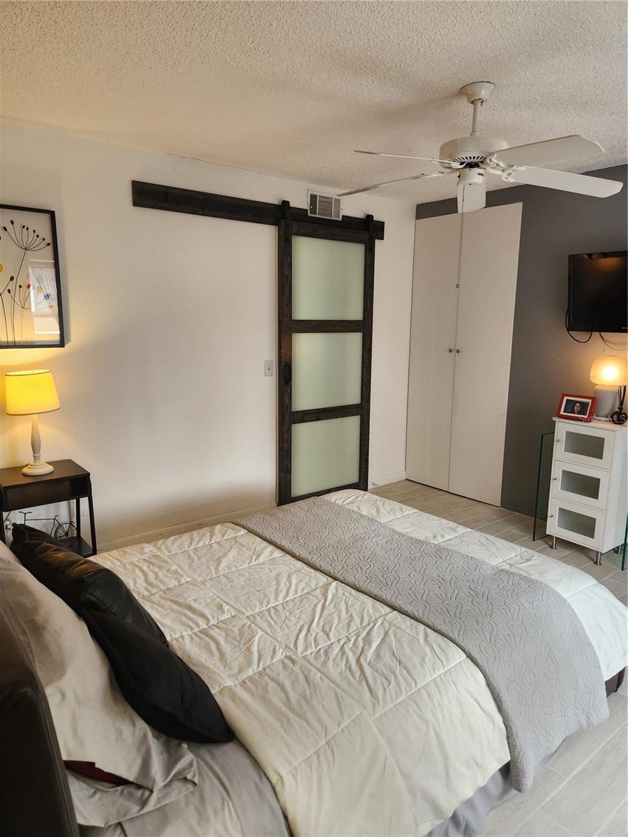 Modern 8' closet doors & bedroom barn door