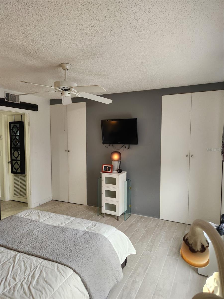Two 8" door to walk-in closet