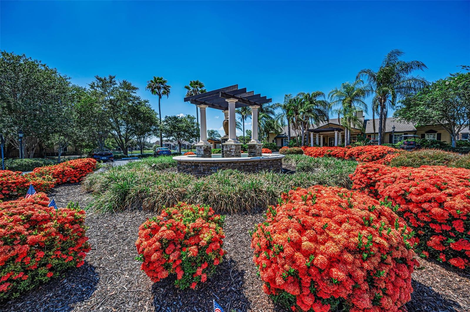 Beautifully kept grounds, maintenance on site.