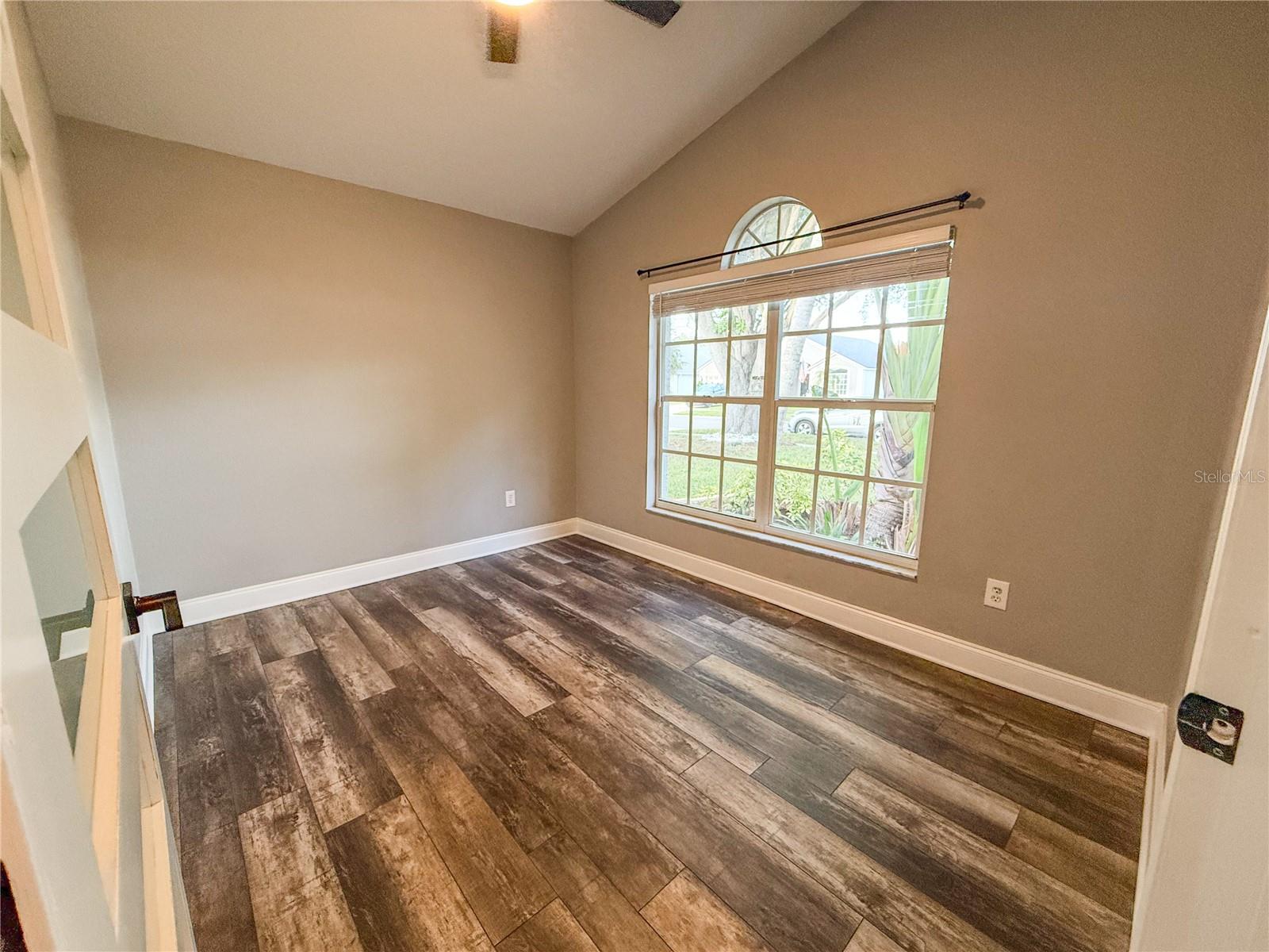 Front office/4th bedroom