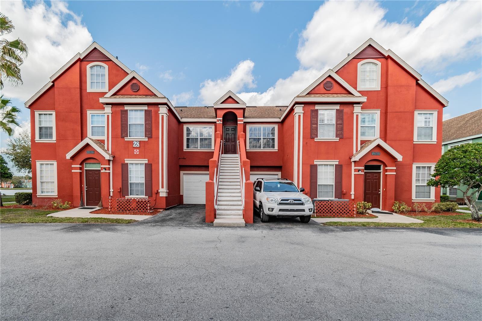 TB8516473