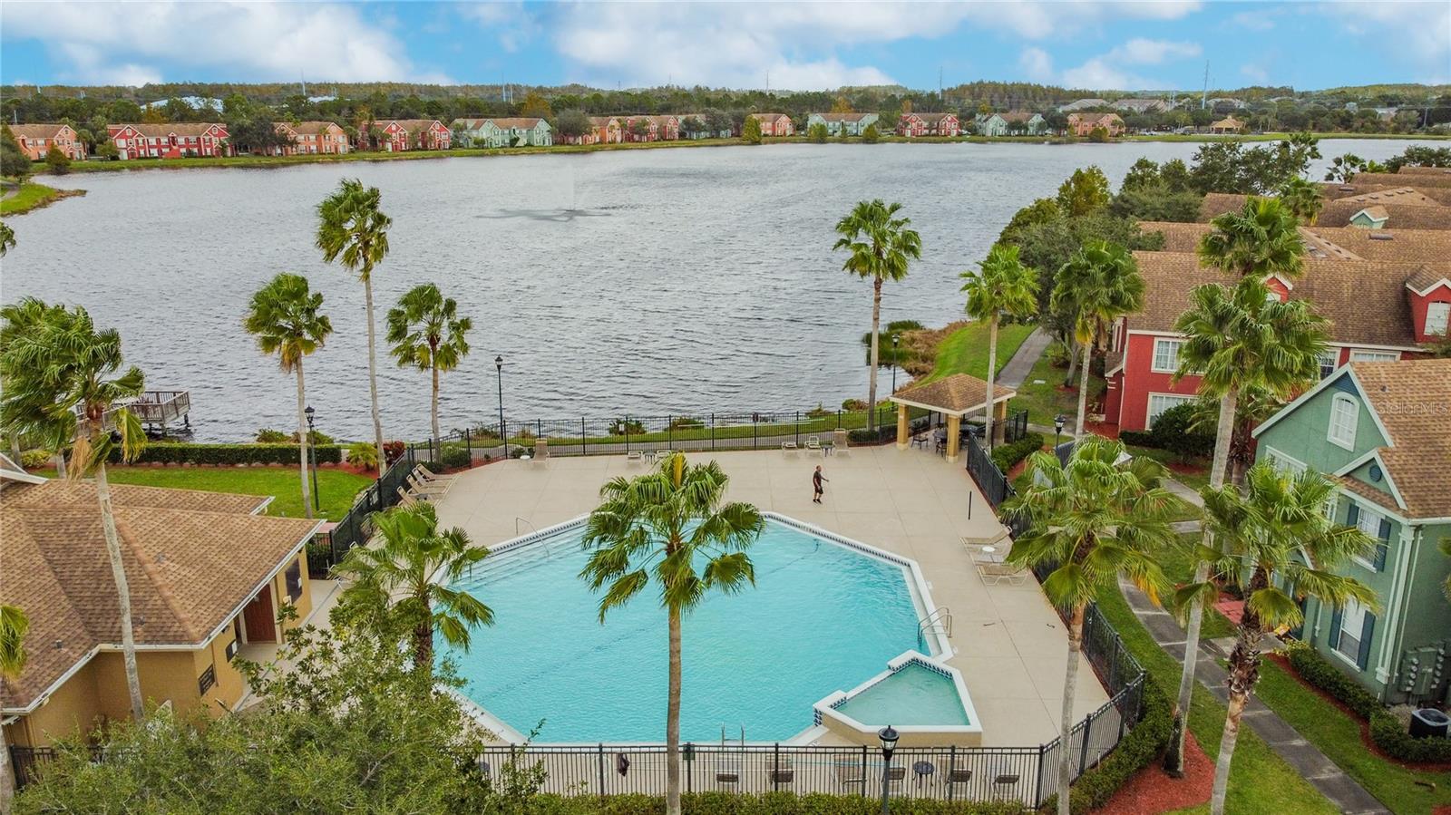 TB8516473