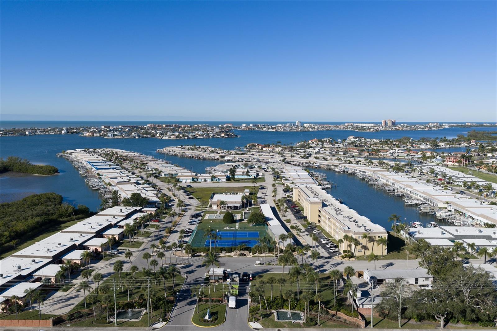 Secluded Community yet close to all!