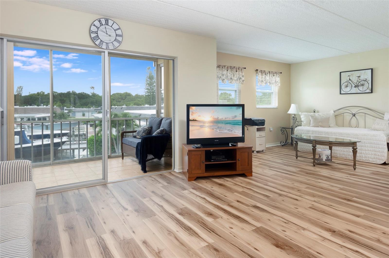 Spacous over 920 square feet with a flex area, too! Views of the canal!