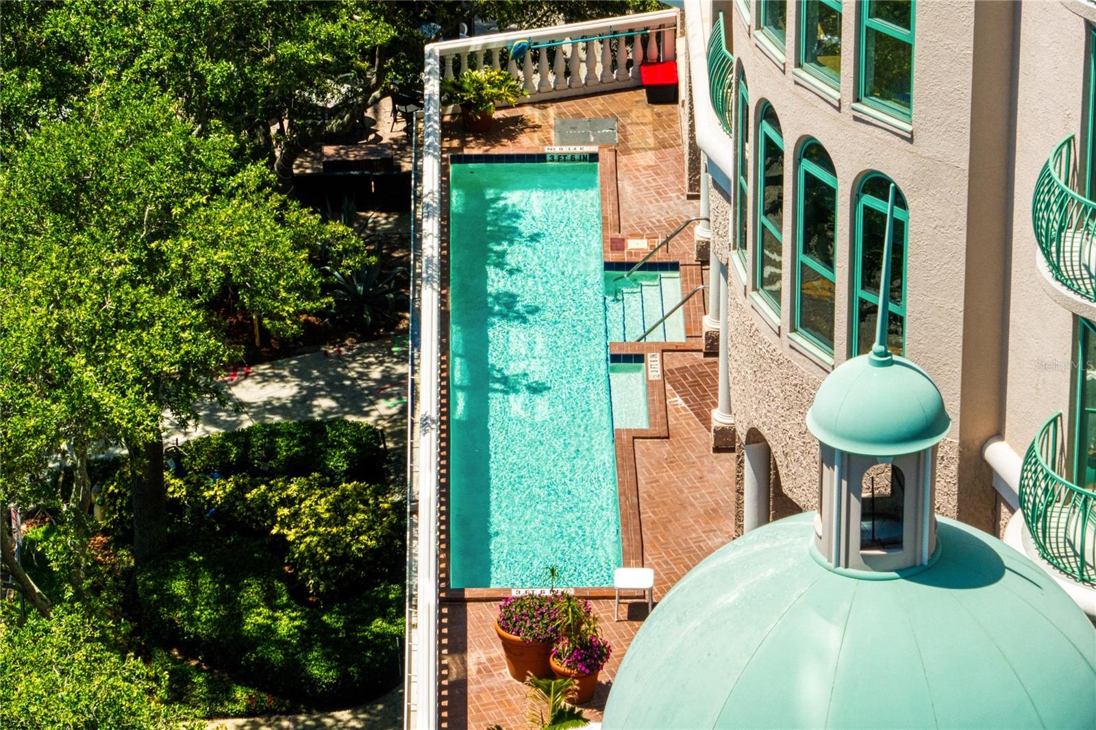Pool aerial