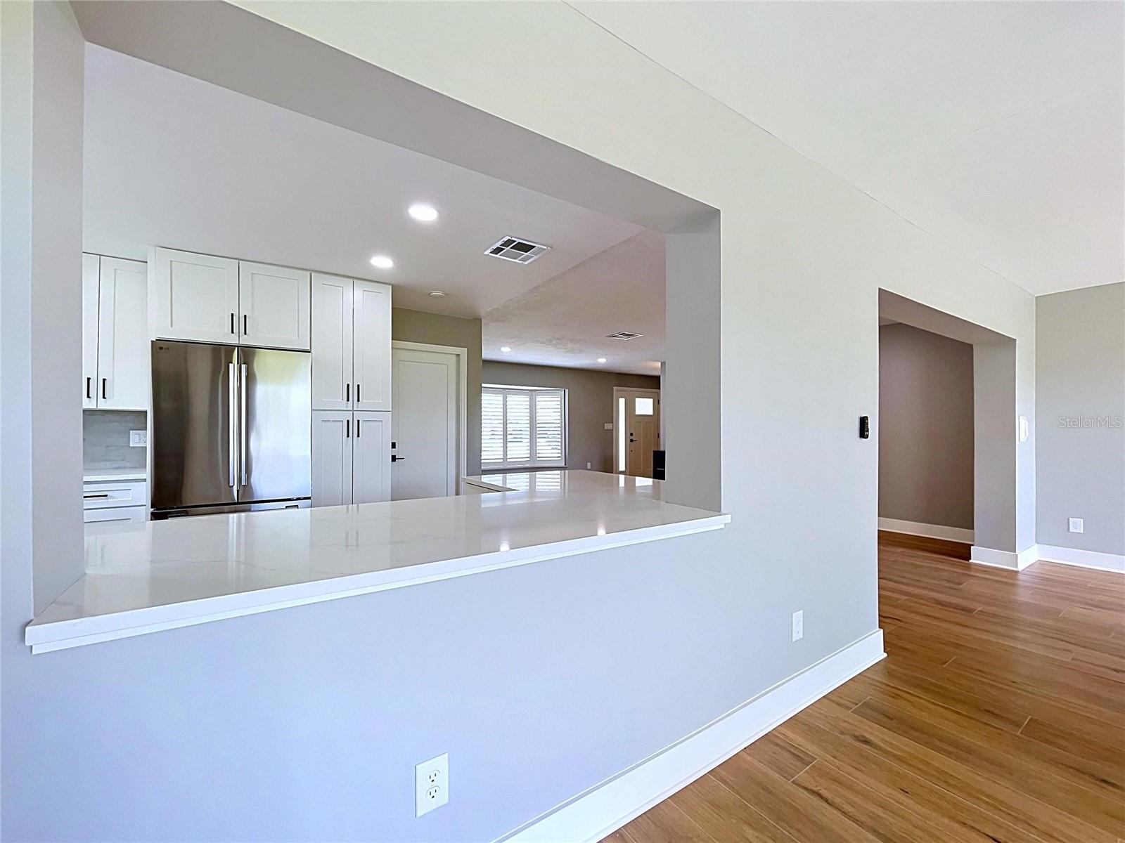 Pass through between kitchen and Florida Room