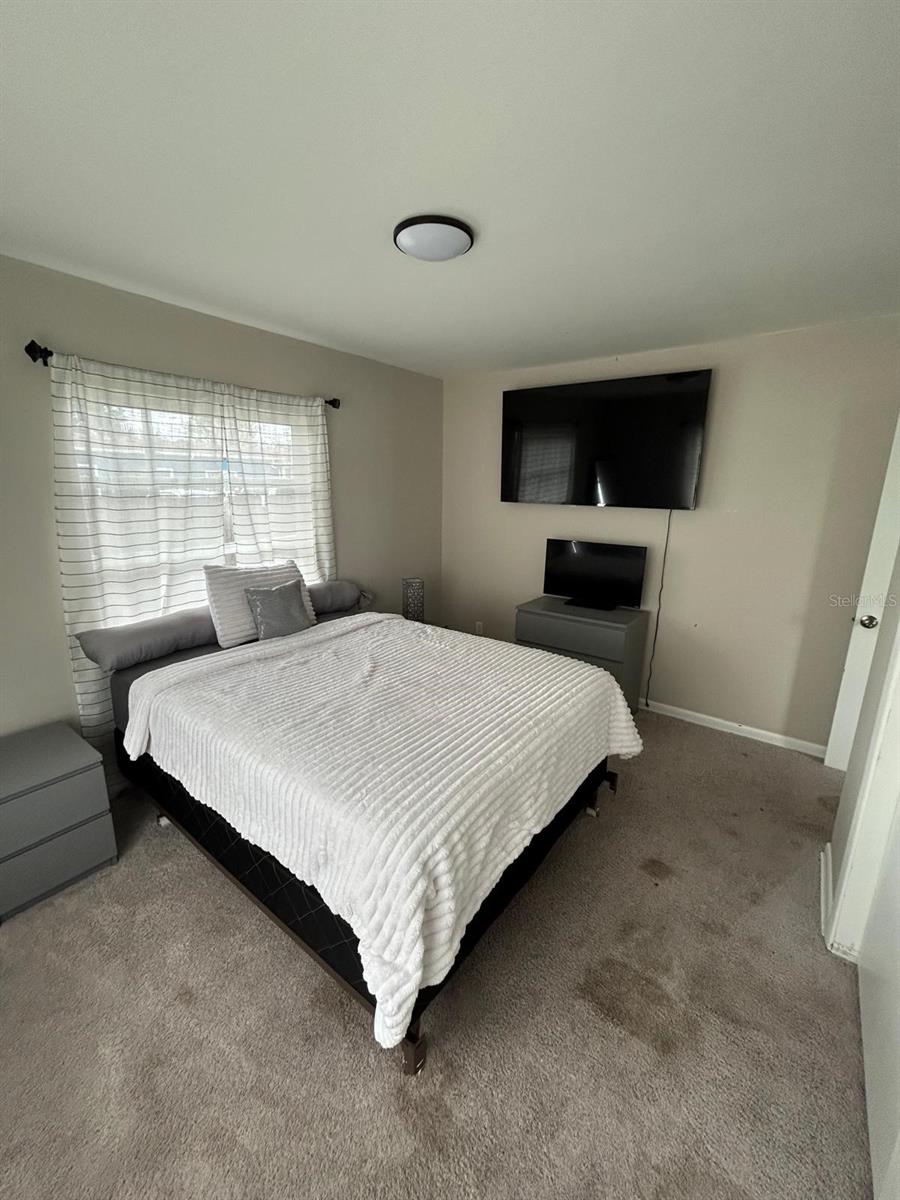 TB8516560