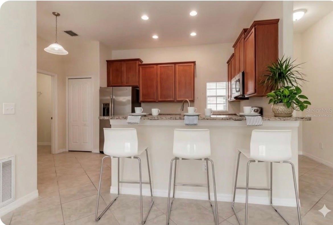 Decor virtually staged