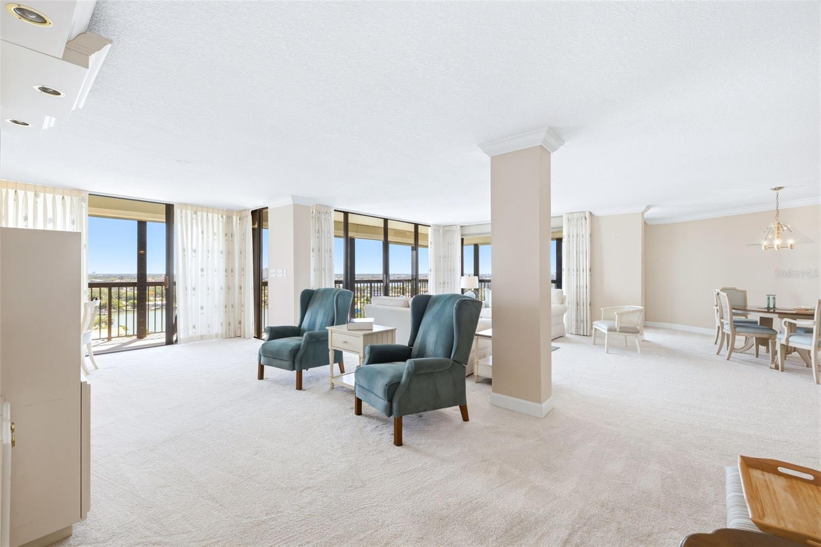 Huge Main living area