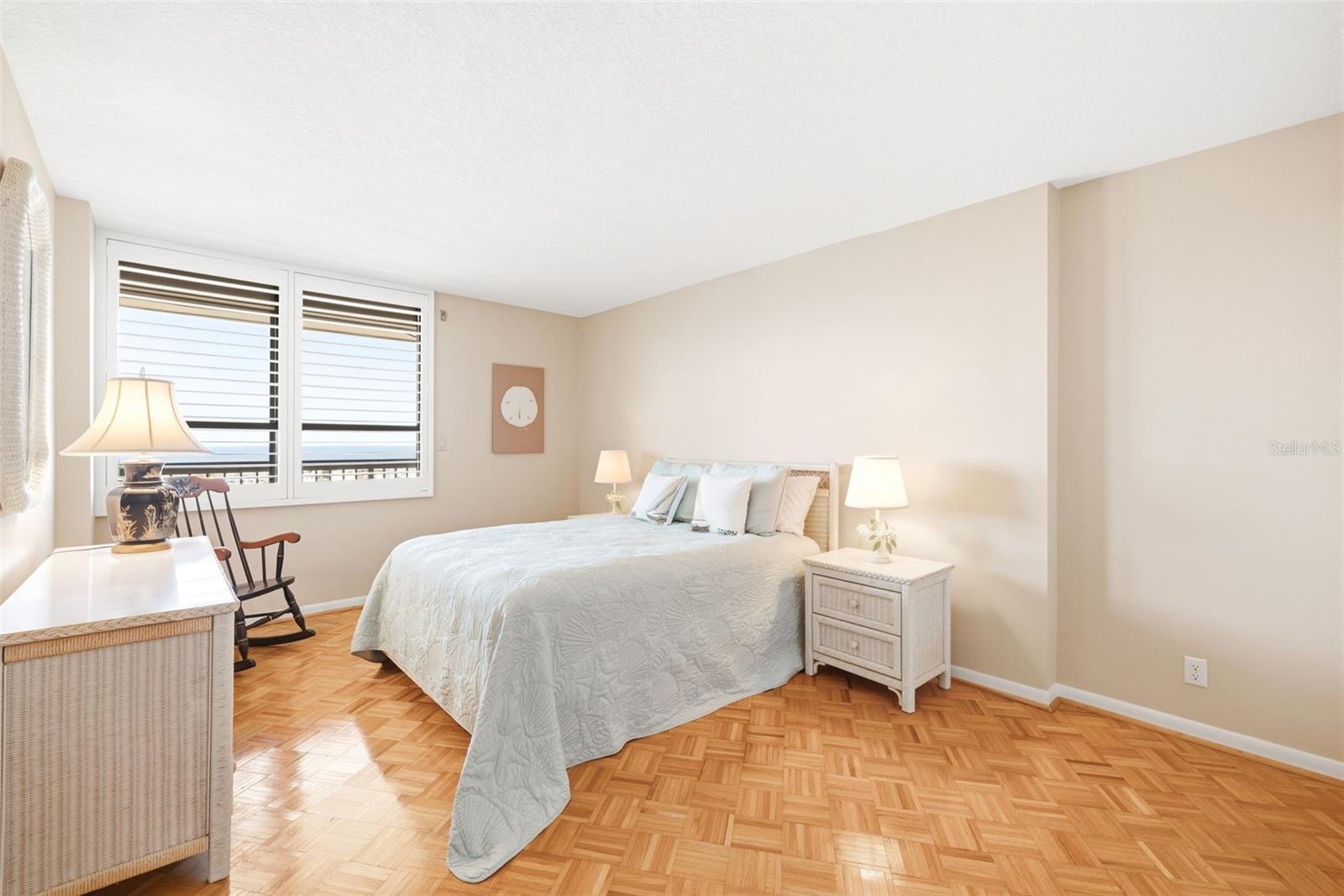 Private ensuite guest suite