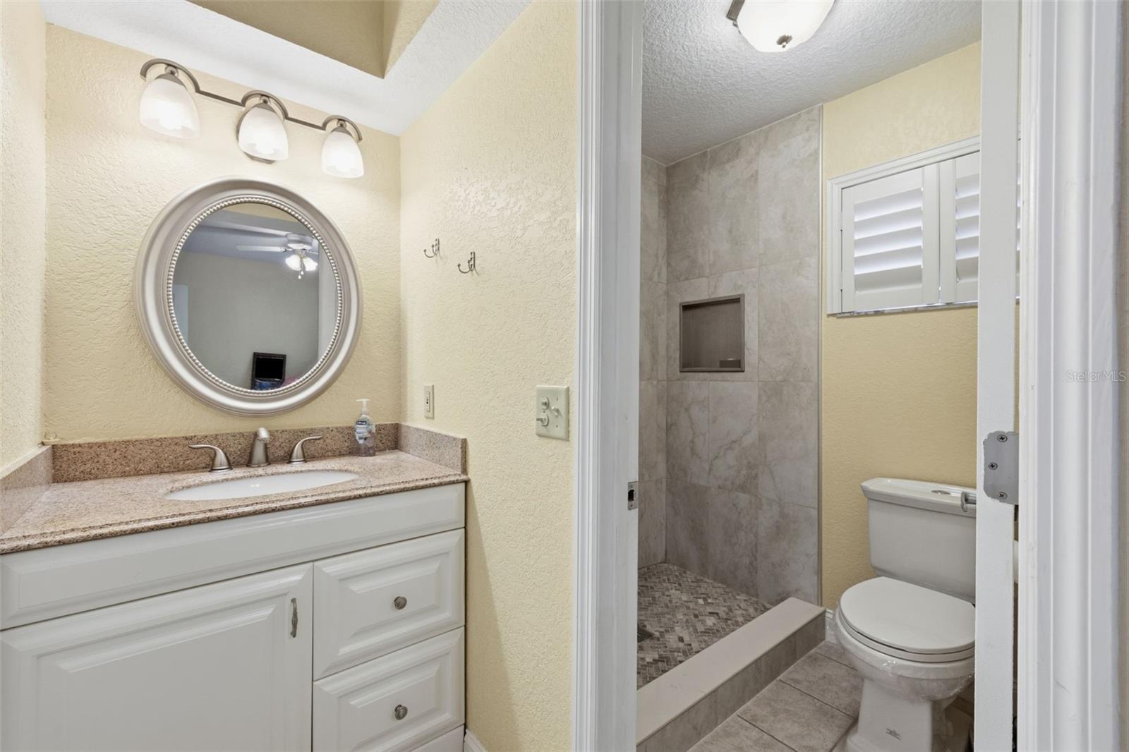 Ensuite bath 2nd Bedroom