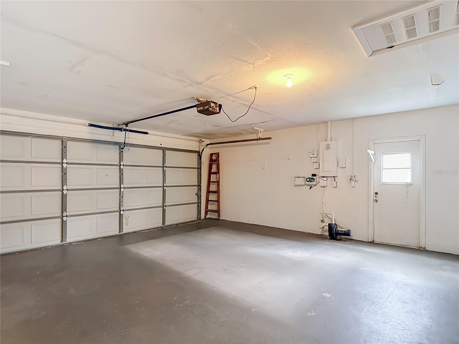 2 car garage; sprinker system in on well water