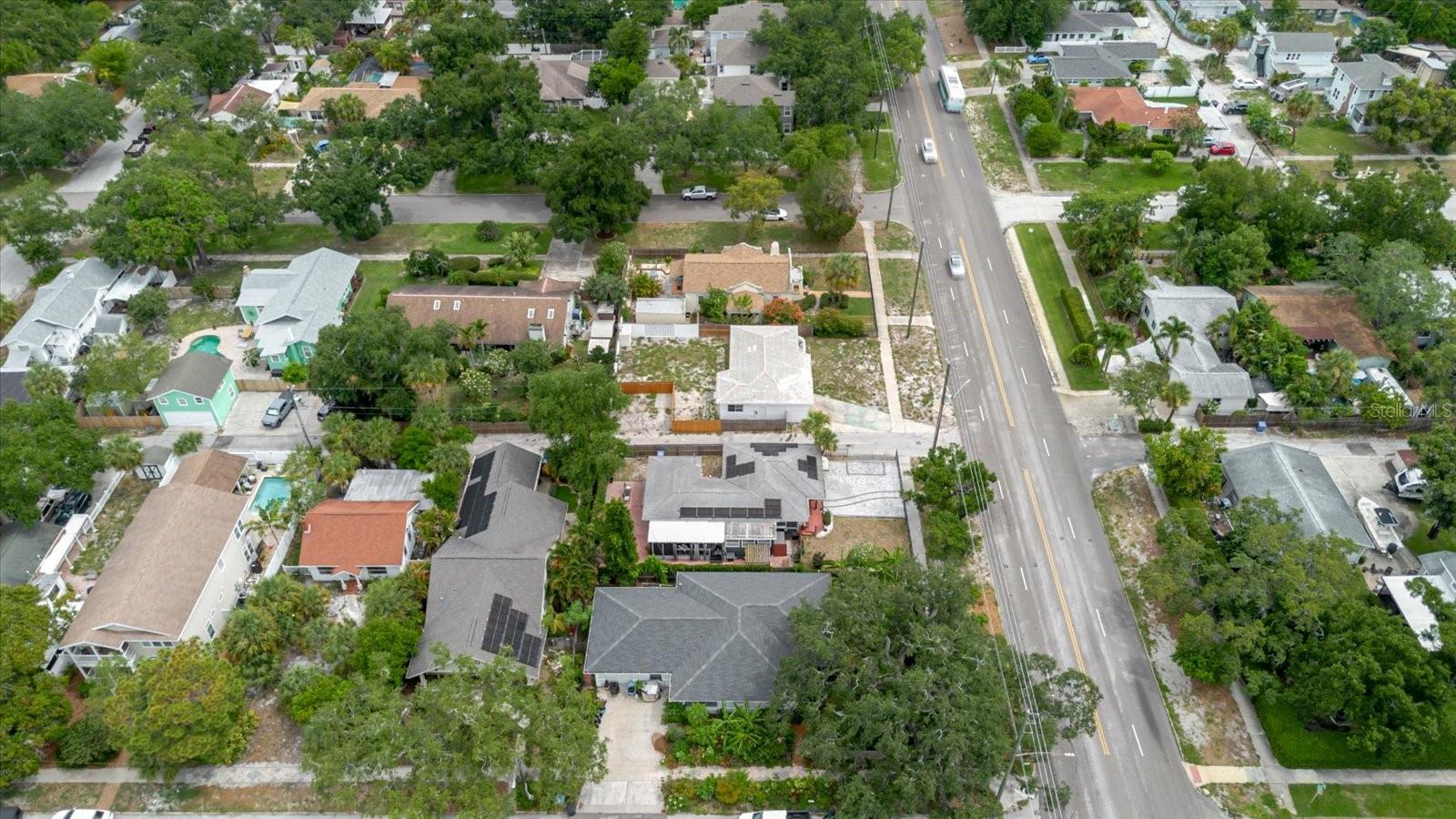 TB8516656
