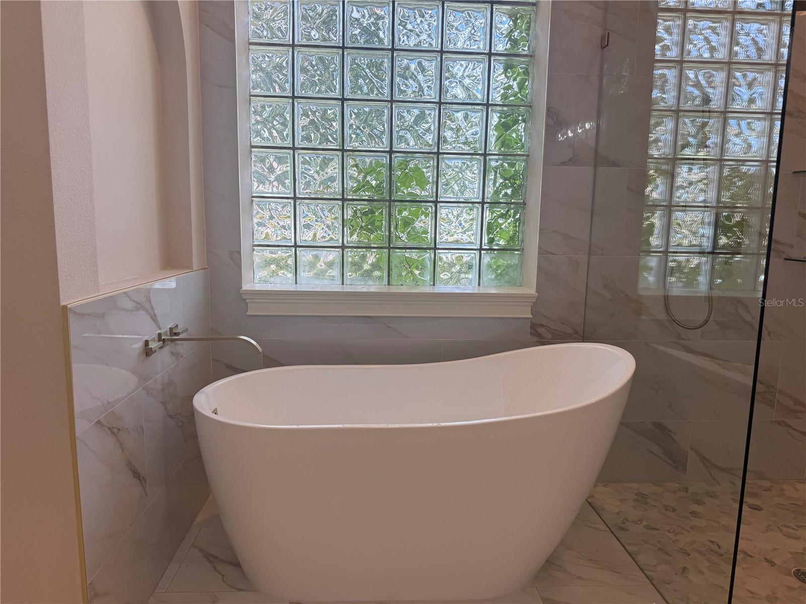 relaxing tub!