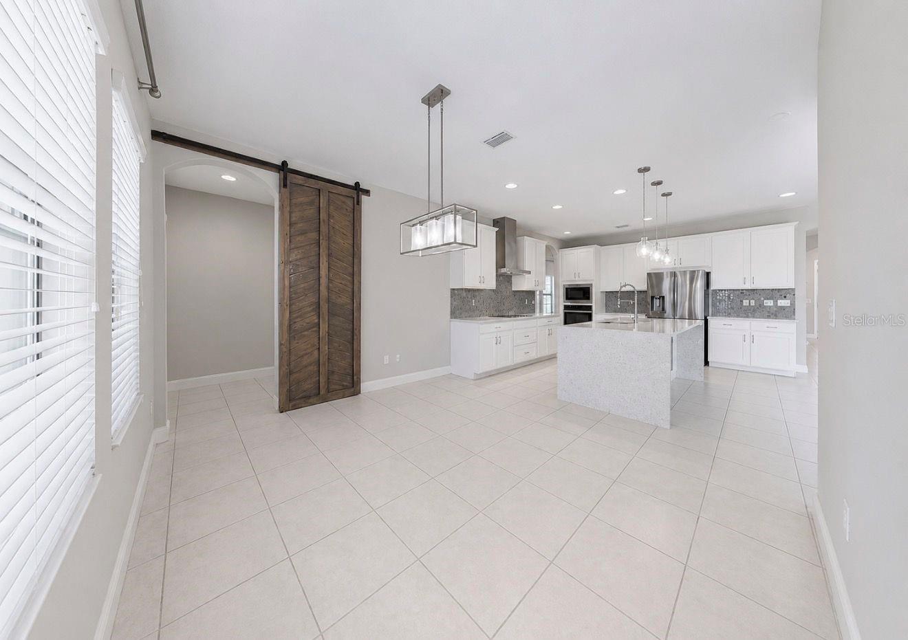 Eat-in Kitchen