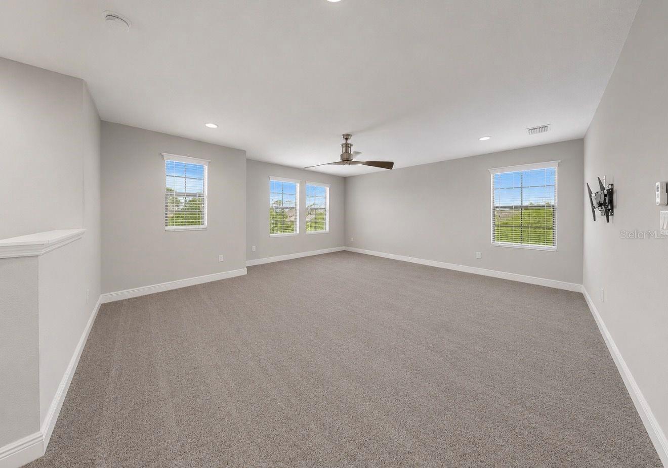 Loft (upstairs)