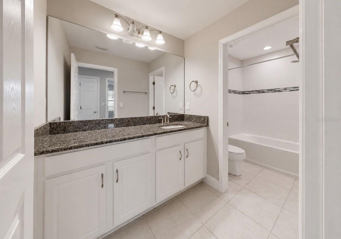 Hall Bath (upstairs)