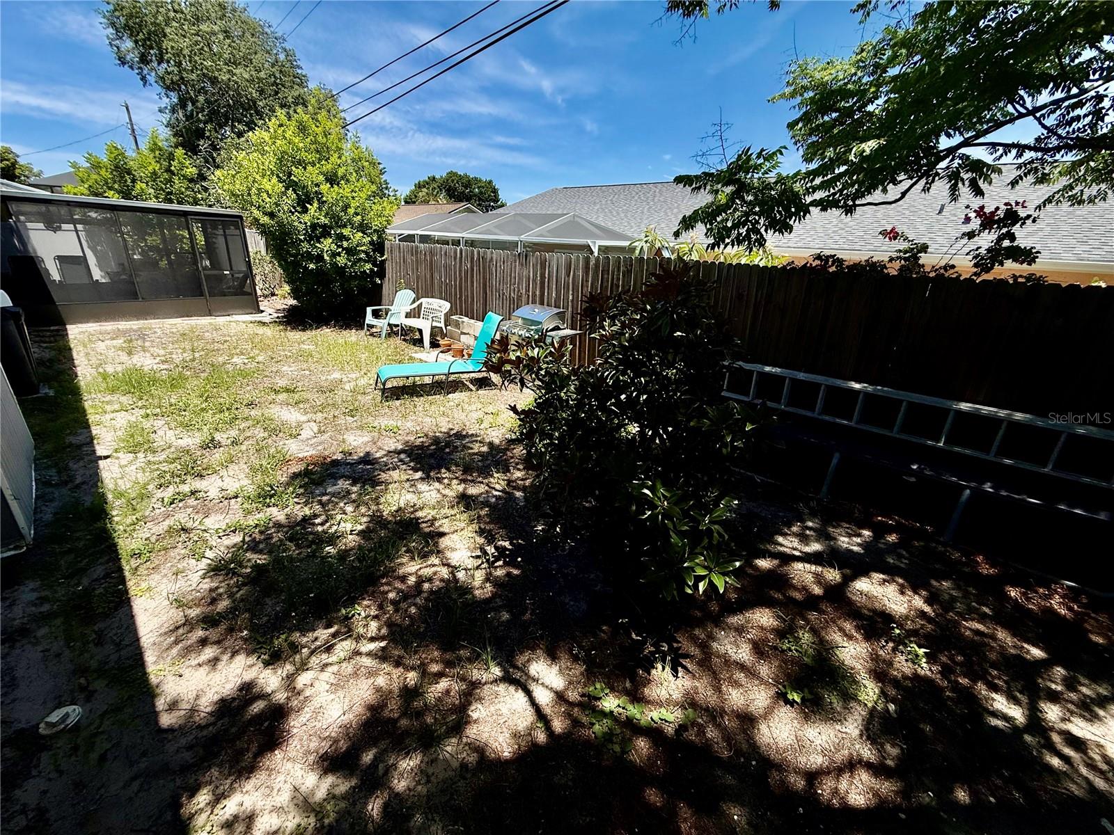 TB8516711