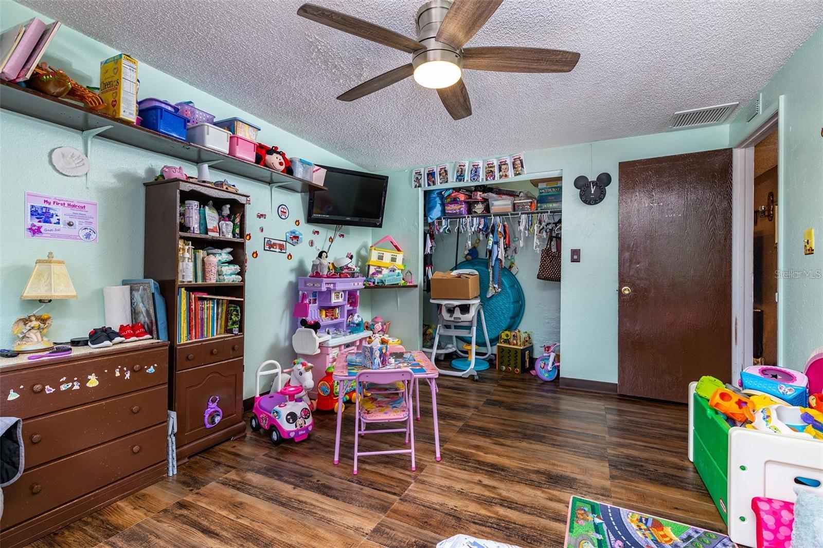 2nd Bedroom