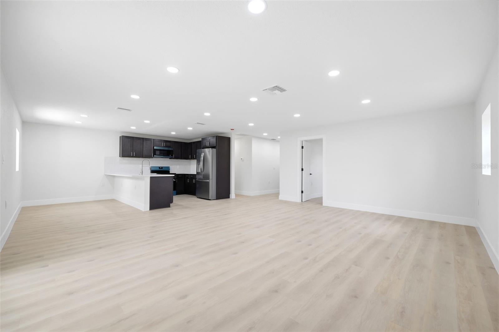 Living/Breakfast Nook/Kitchen