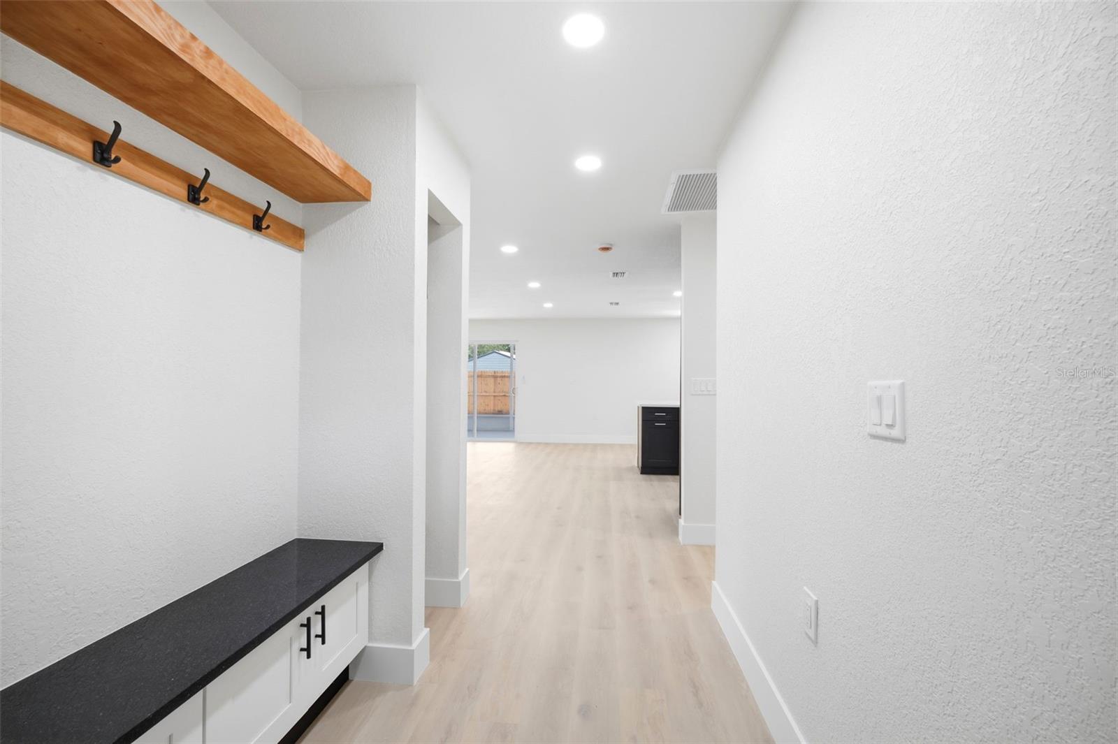 Foyer/Living