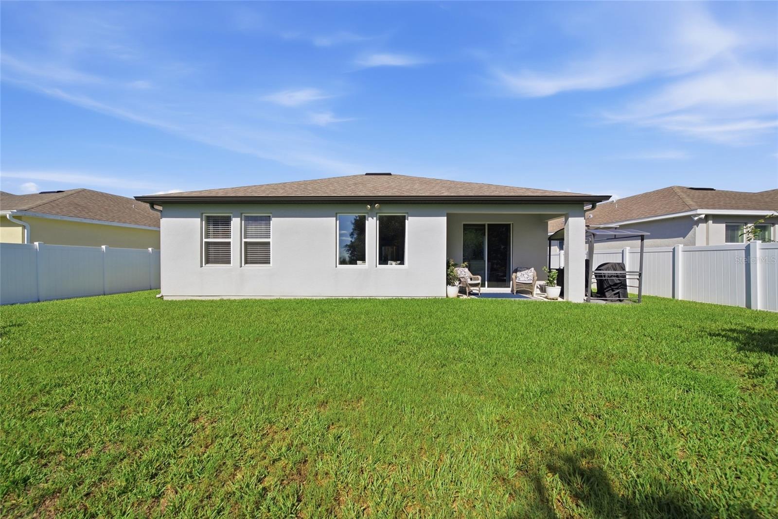 Oversized Fenced Yard