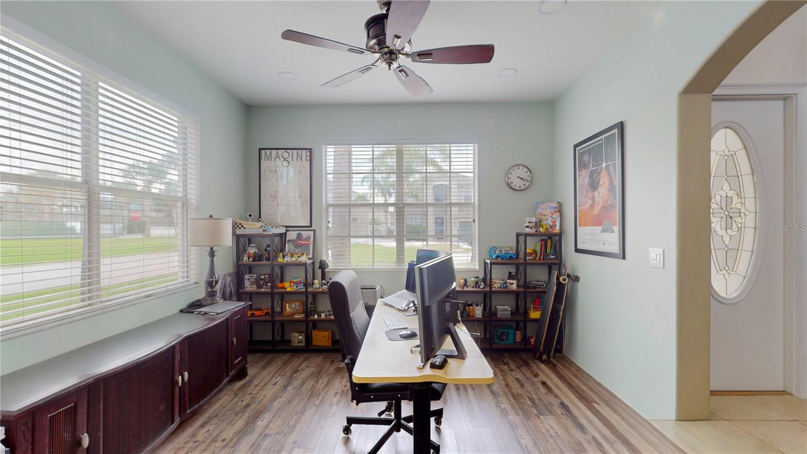 Den/front room