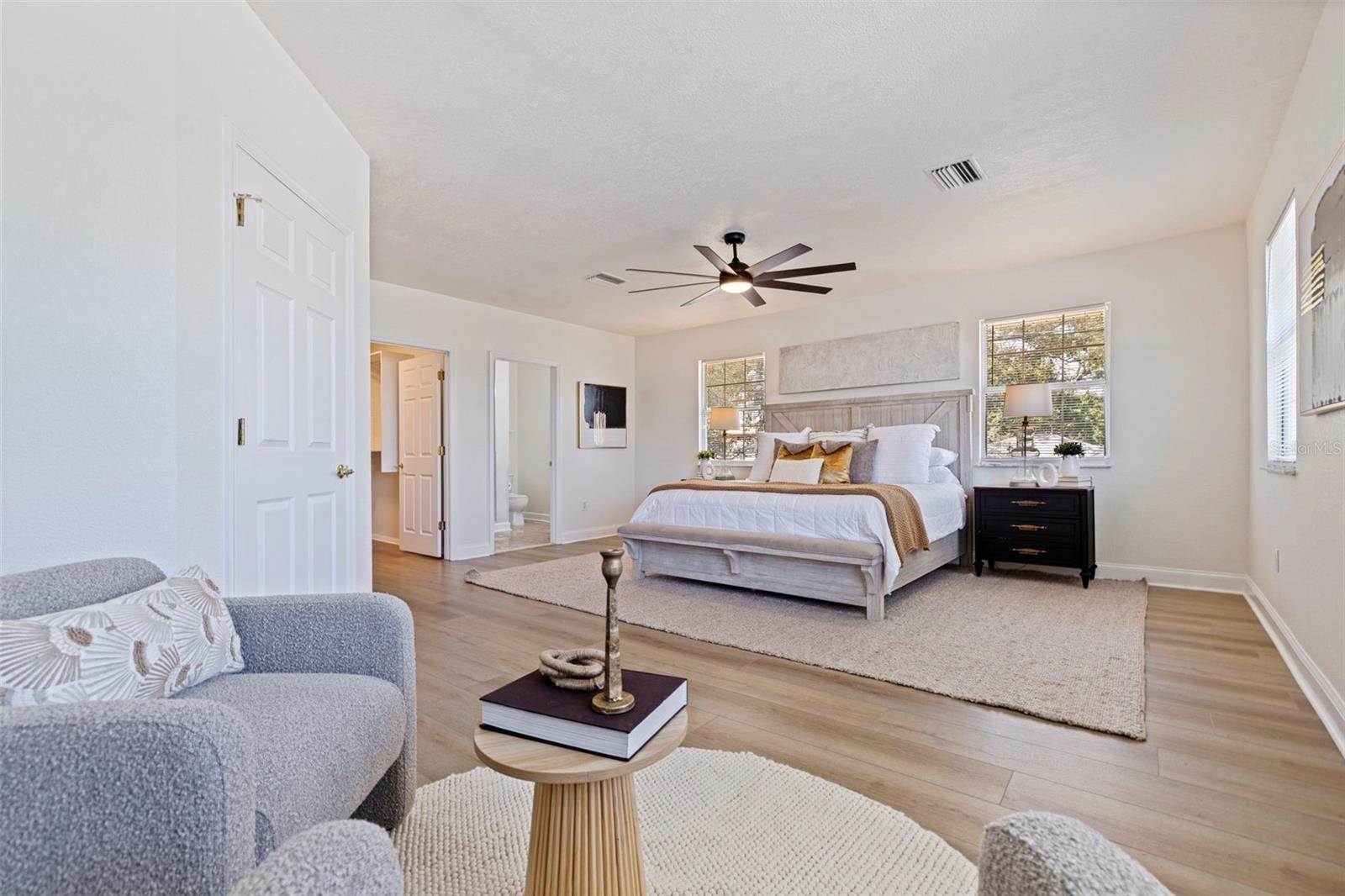 Primary suite with sitting room