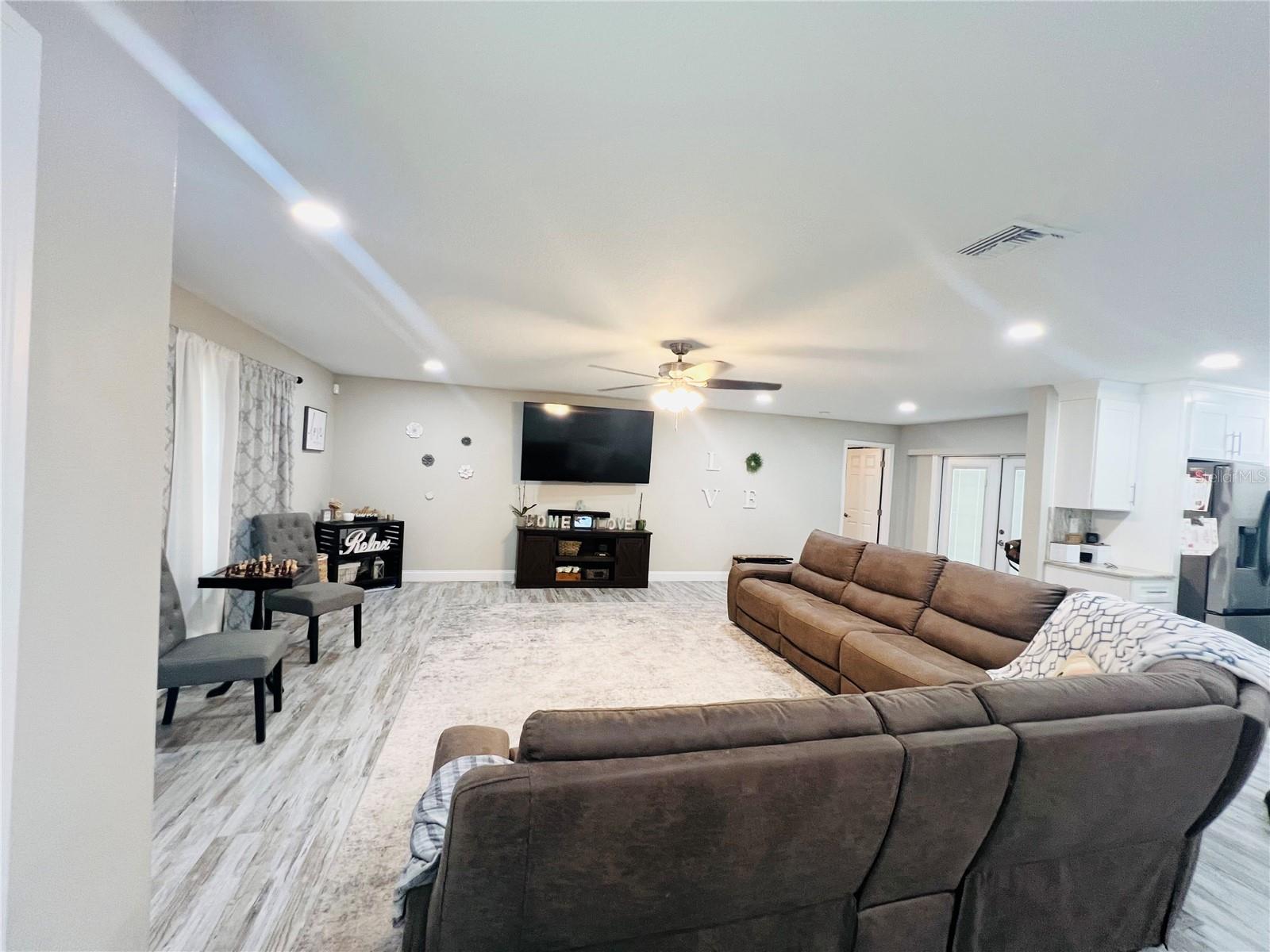 ENTRANCE AND LIVING AREA