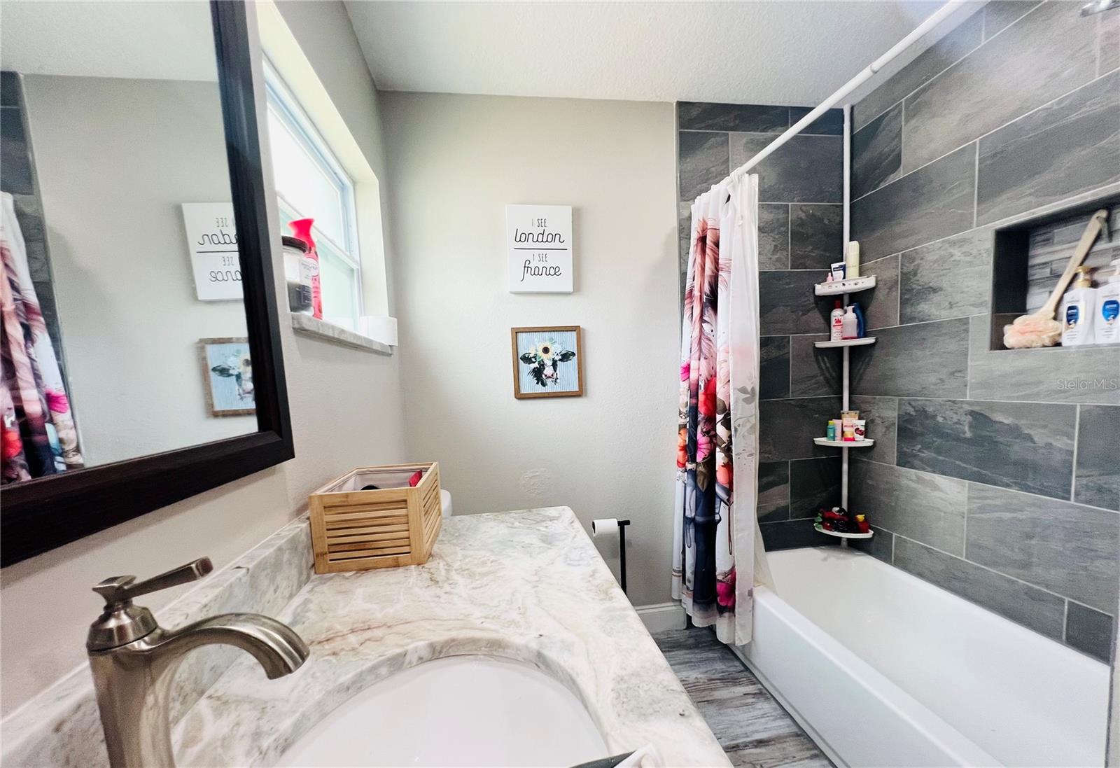 BATHROOM 2