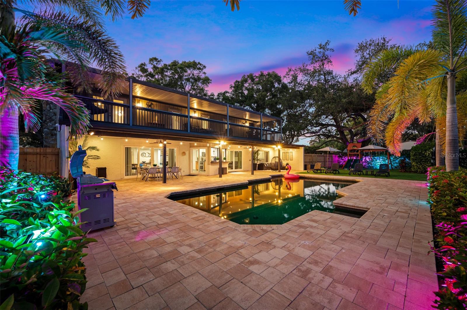 TB8516759