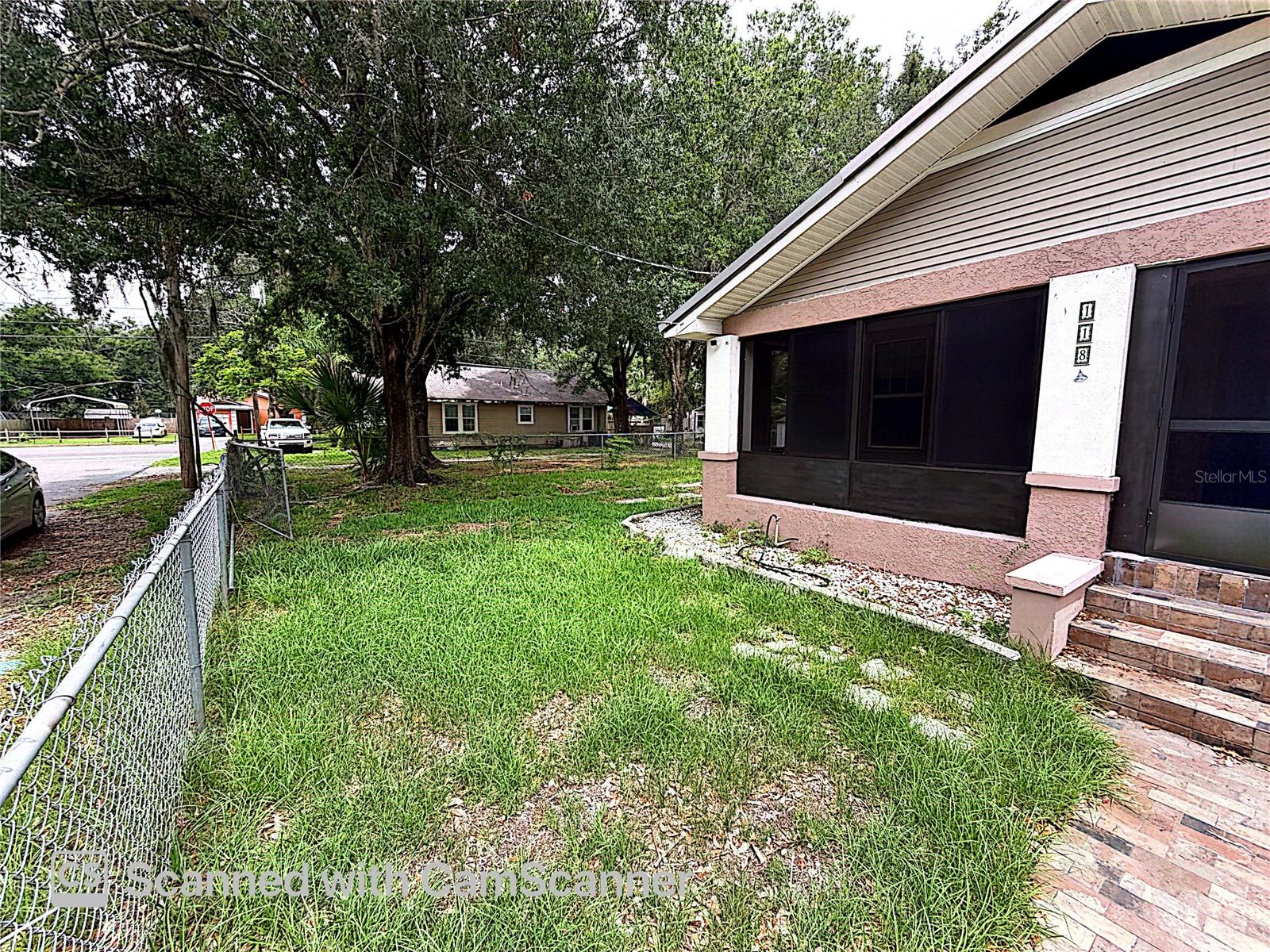TB8516779
