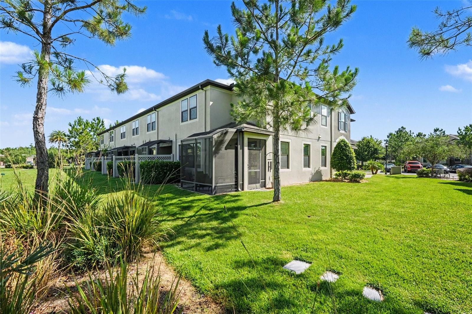 TB8516798